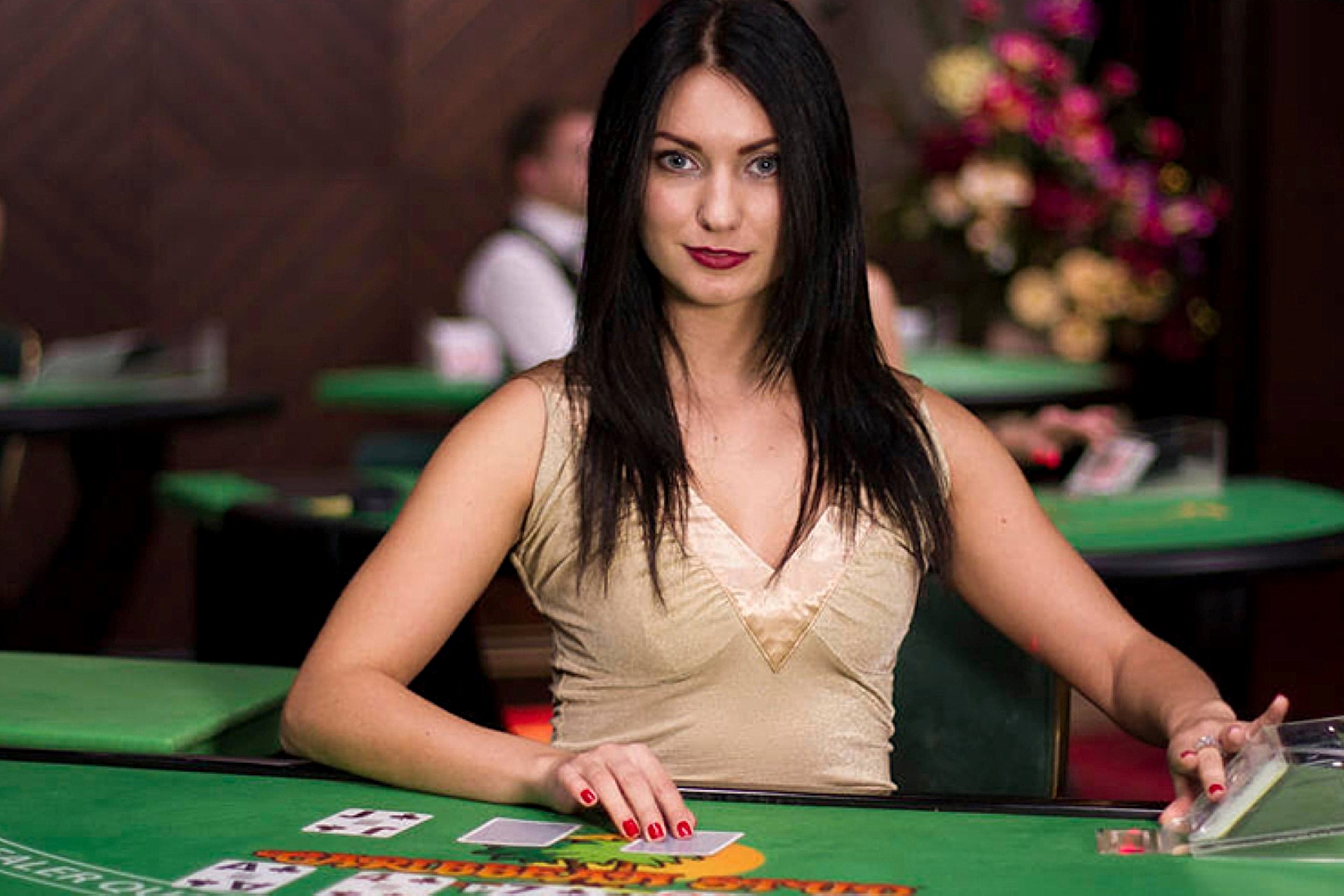 Is it worth playing poker against live dealers?