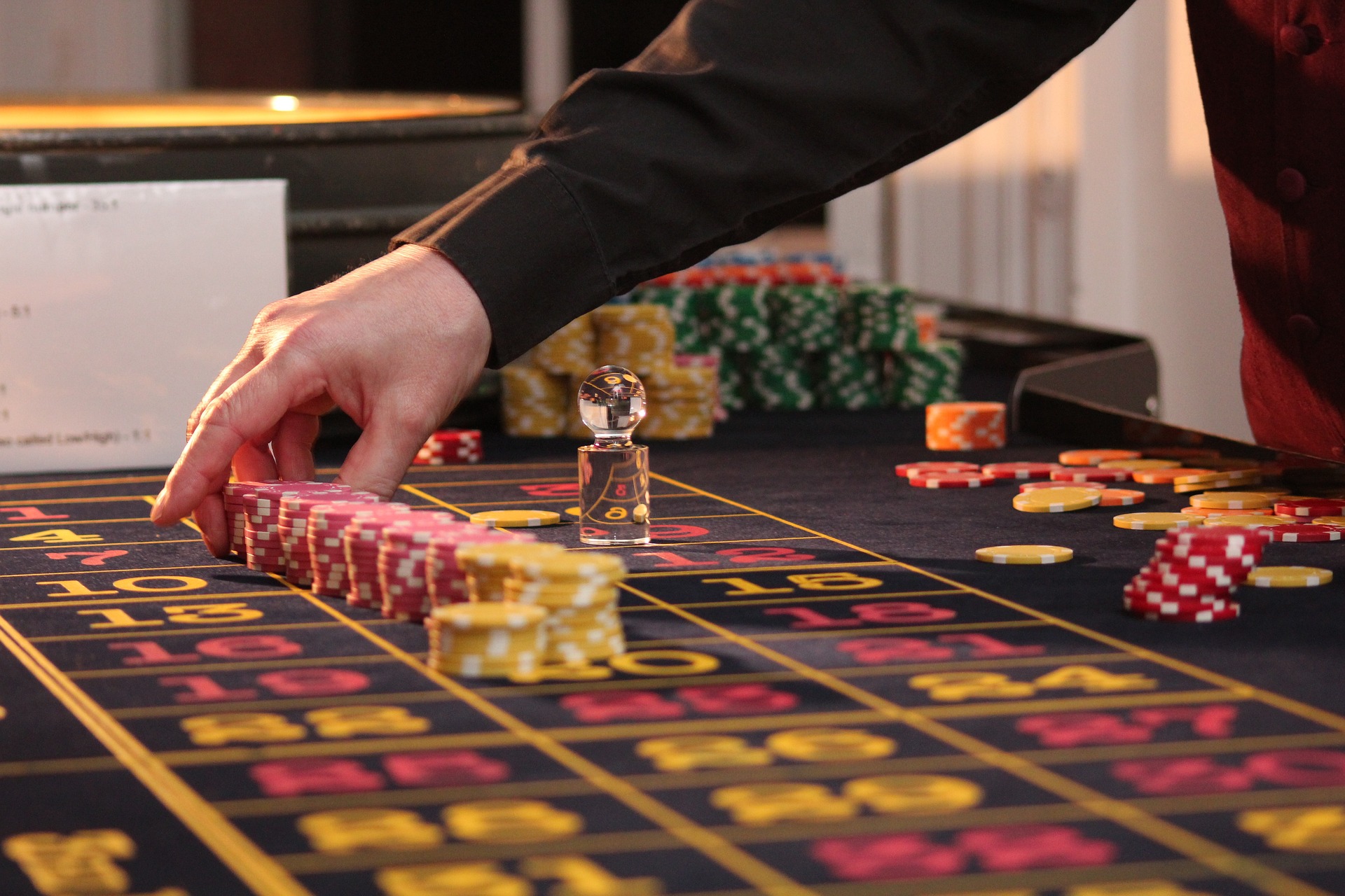 Popular roulette strategies: do they really work?